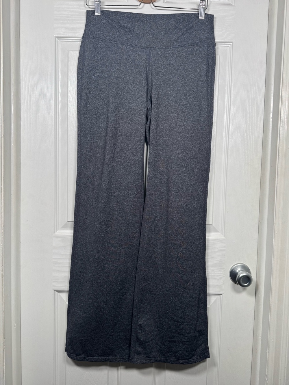 Athleta Gray Wide Leg Yoga Pants Medium Flare Stretch Pockets Lounge
